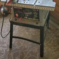 craftsman table saw on table, works. $15. Pinellas Park.