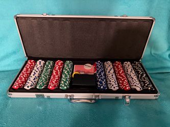 Poker Chip Set in Aluminum Case – Chips, Cards & Dealer Button