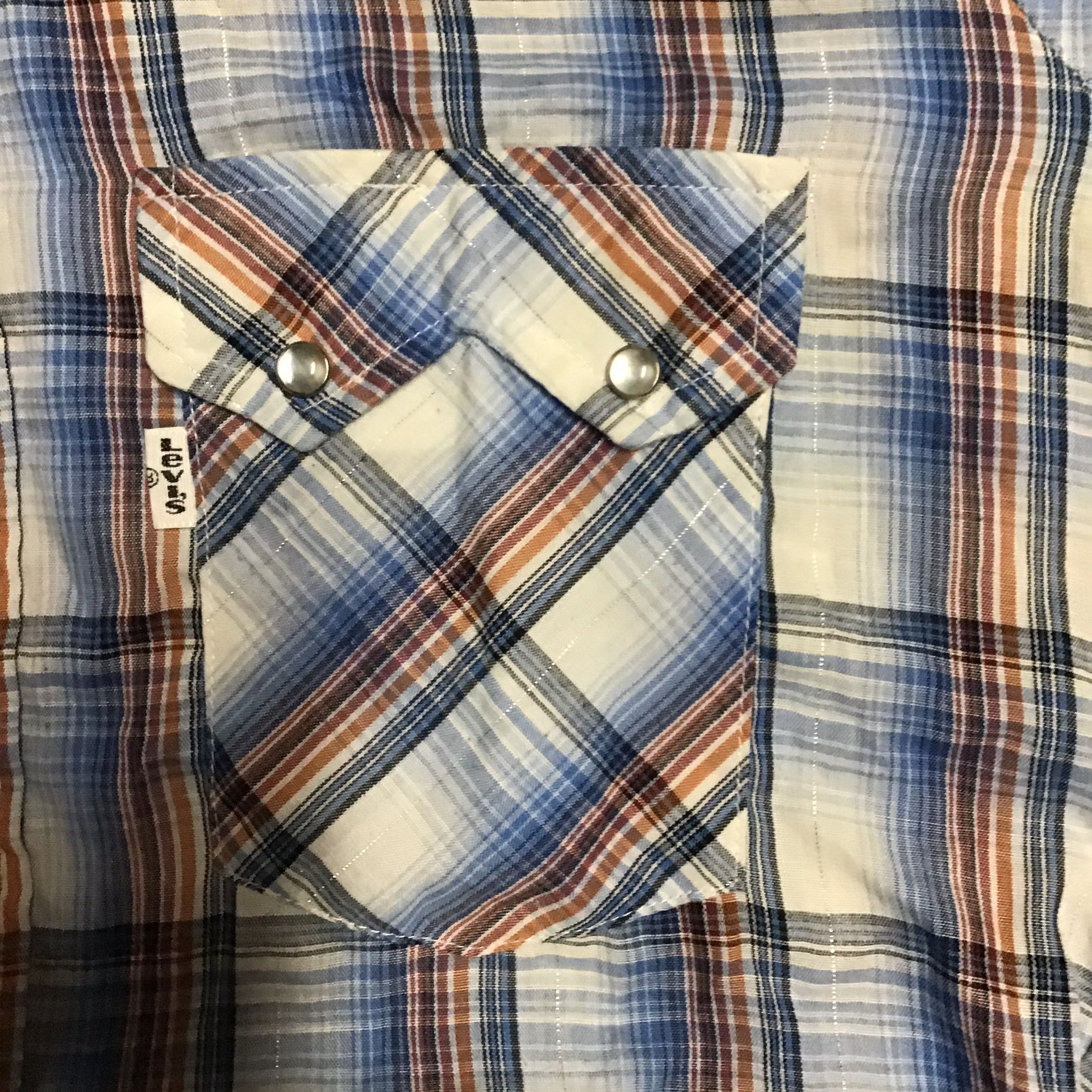 Levi's Vintage short sleaze paid w a hint of lured thread in plaid. Pearl Snaps No Damges