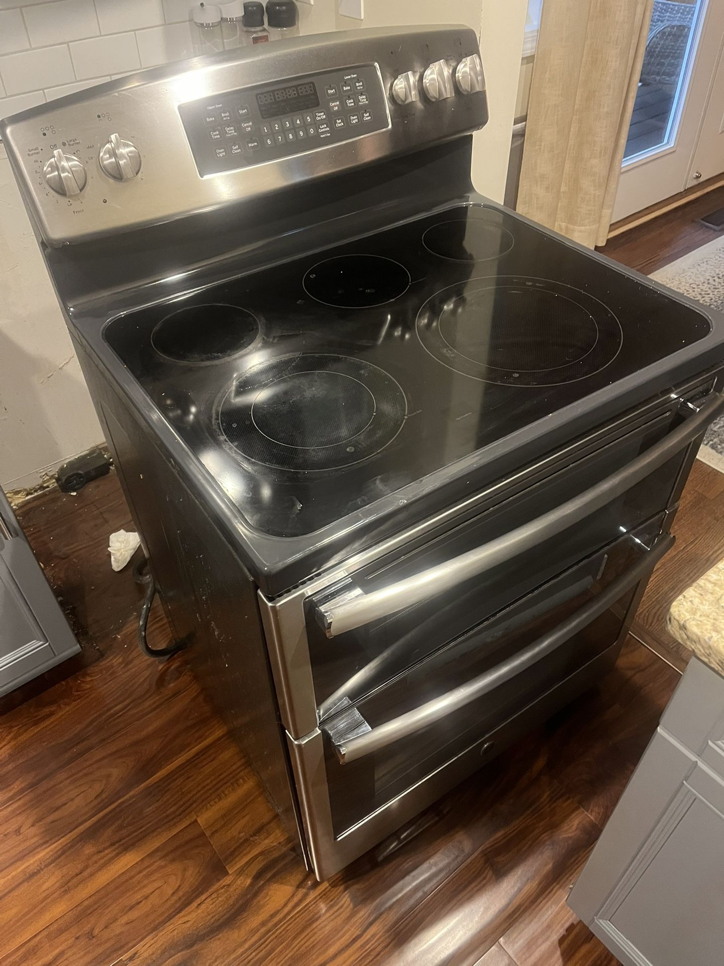Selling My GE Double oven With The Microwave 