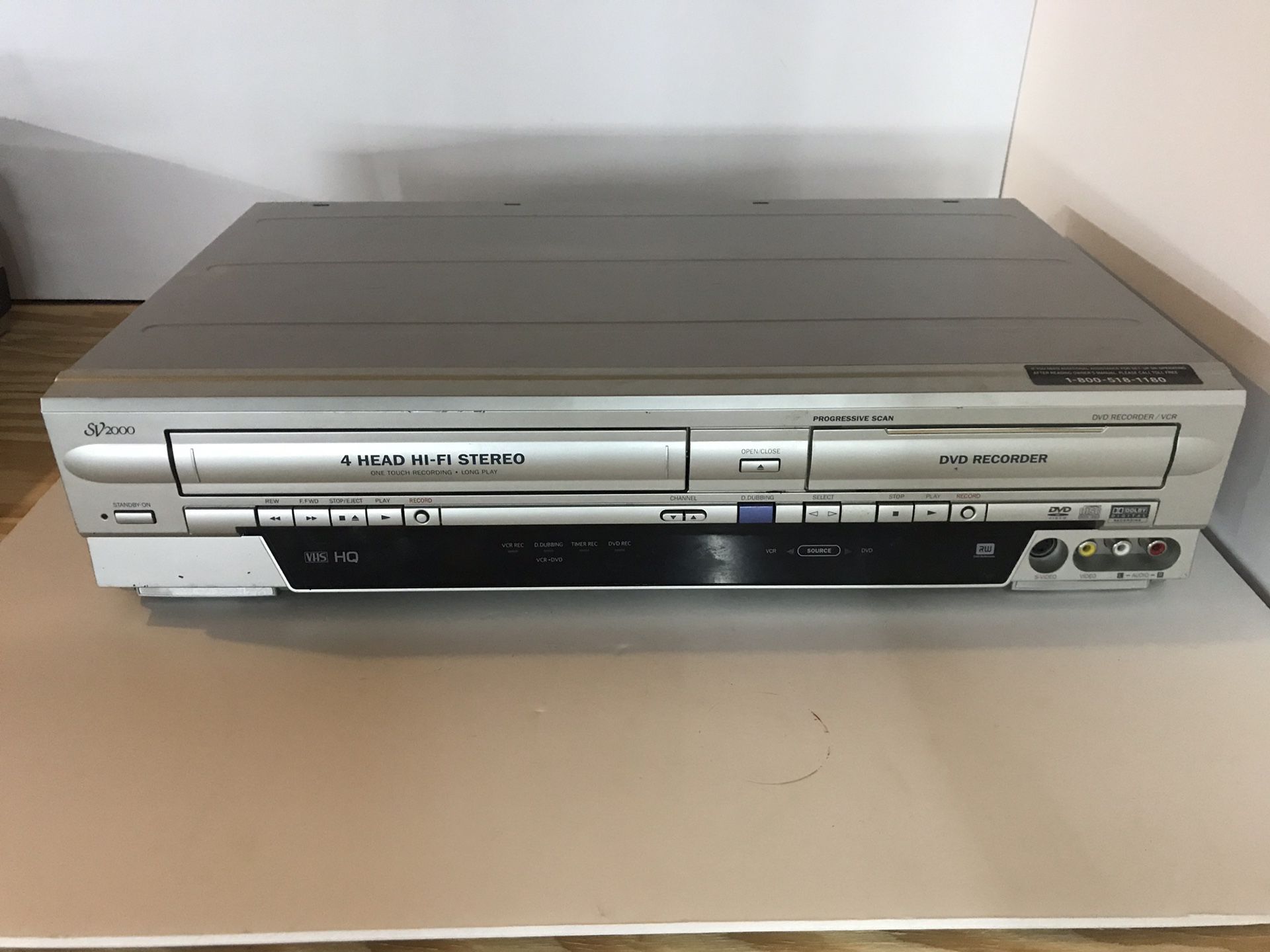 Sv2000 vcr And dvd combo