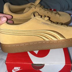 Gold Pumas Brand New For Men Size 10