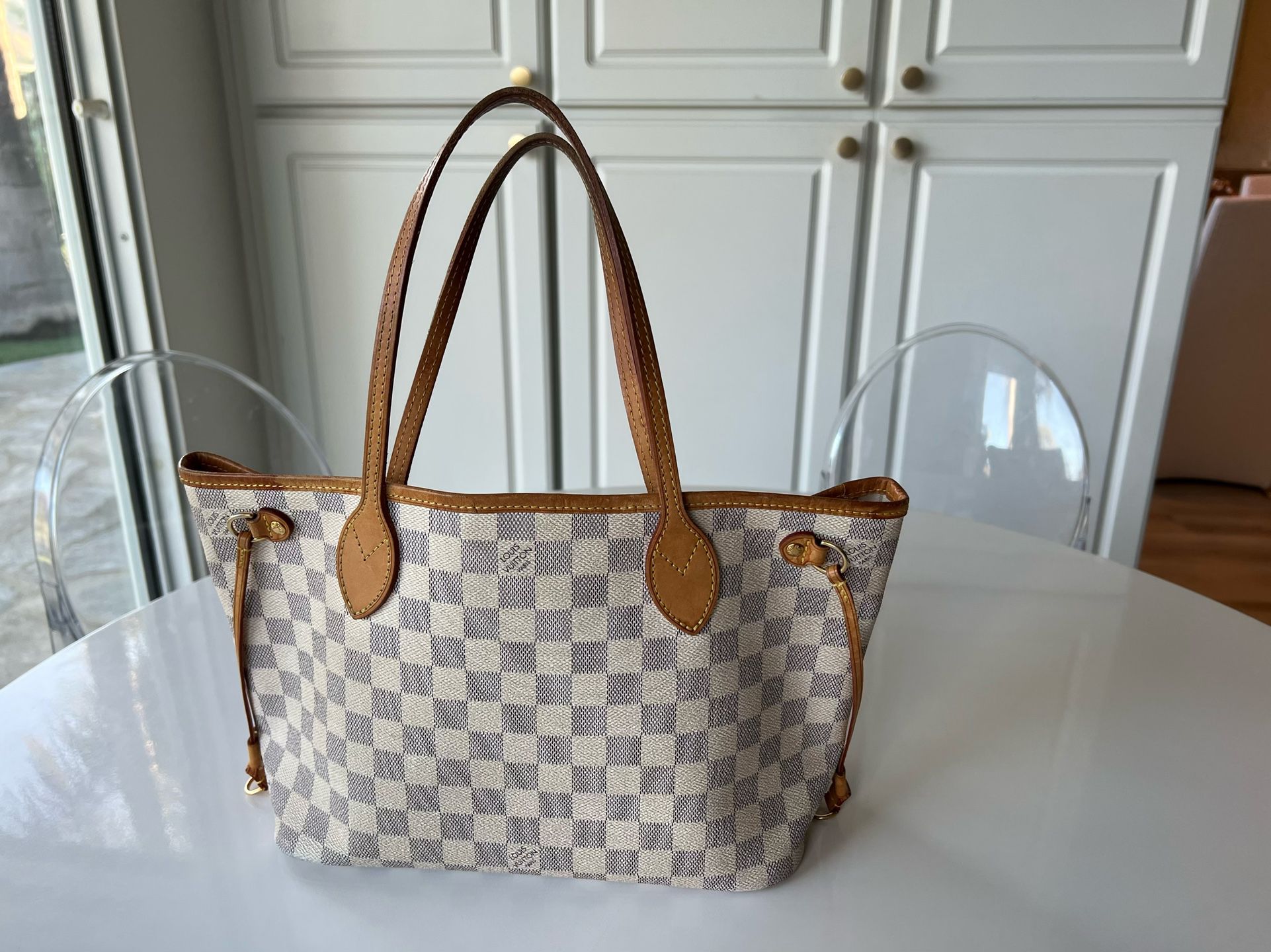 Lois Vuitton Neverfull Damier Azur PM , Authentic with Tags and storage bag  for Sale in Westlake Village, CA - OfferUp
