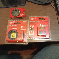 3 Magnet Pocket Level , 48-22-5102 Two Of Them And One Pipe Lock Level 48-22-5001 All For $40