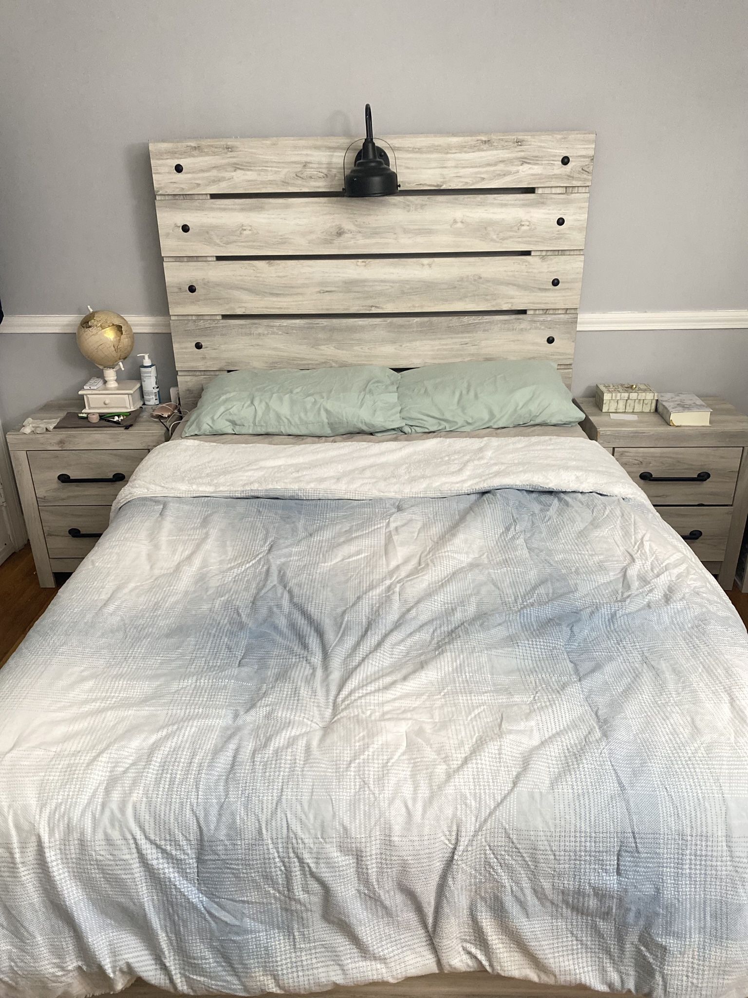 Full Bed (mattress, Boxspring, And Frame) 