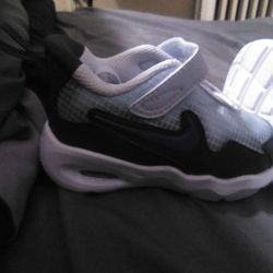 Air Max 2025 Size 6c