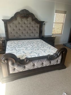 Ashley King Bedroom Set with USB Charging Nightstands – Excellent Condition – Purchased 2025 – $2,810 OBO