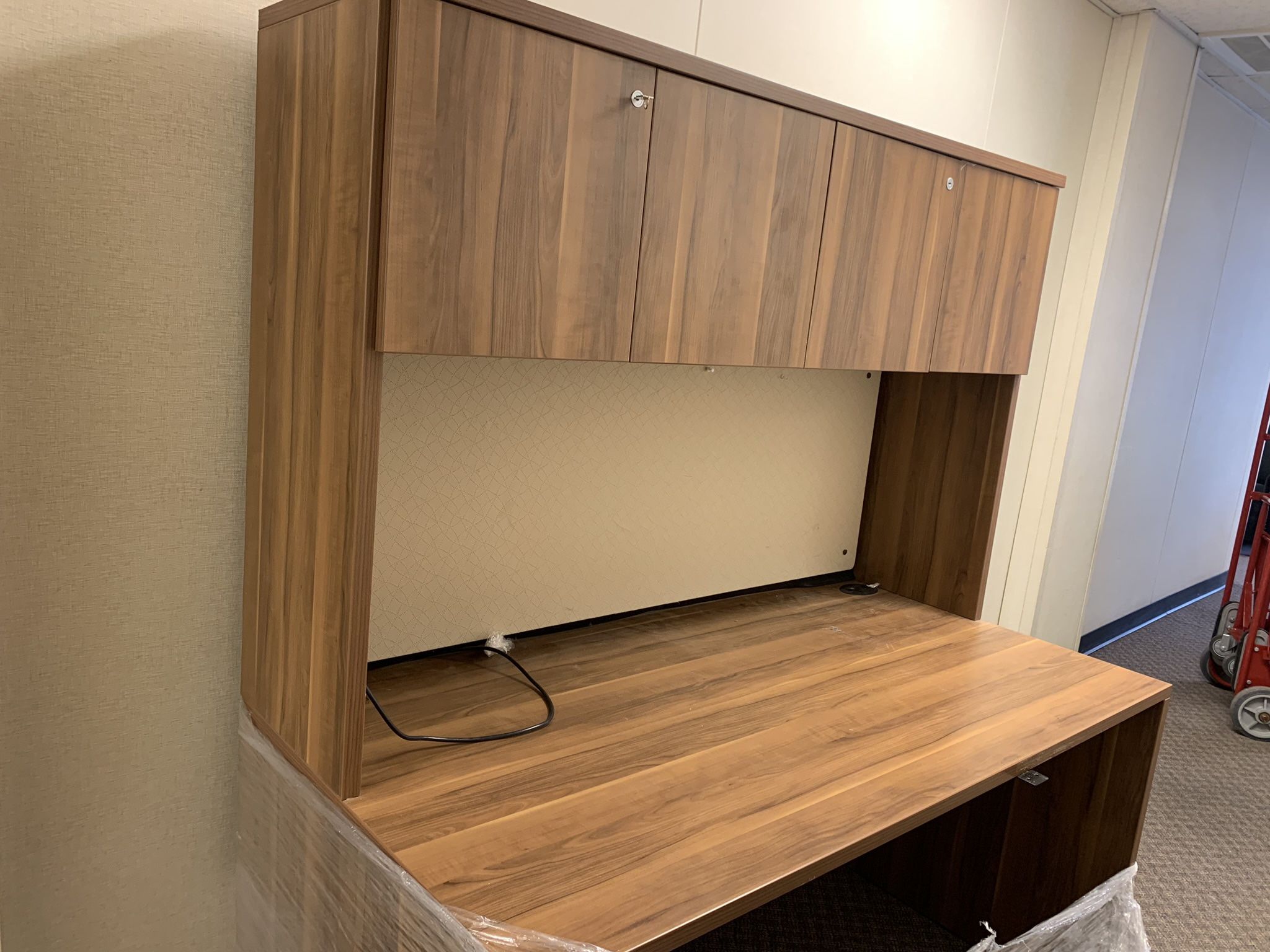 L shape office desk With under lighting