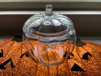 Glass Fall Harvest Pumpkin Anchor Hocking -small chip in lid