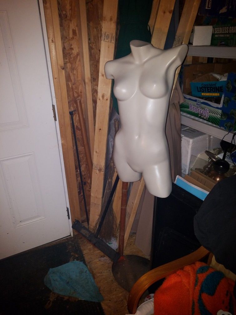 Female Modeling Mannequin Clothing