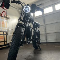 Vintage-Inspired Sport E-bike suitable for city commute and off road adventures 