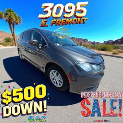 2017 Chrysler Pacifica Touring Minivan 4D