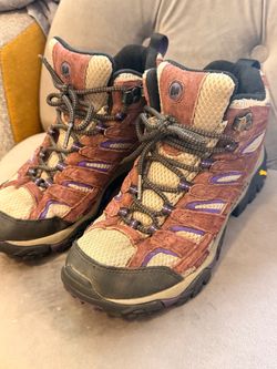 Merrell Women’s Hiking Boots Size 7 – Vibram Soles – $65