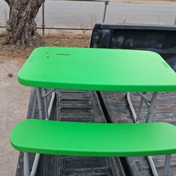 Picnic table