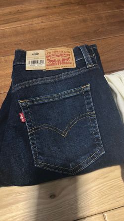 2 Levi’s originales nuevos de mujer size 28X28  y 30 X 30 $25 cada uno