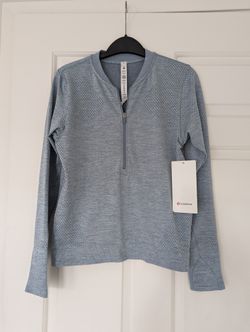 LIKE NEW Lululemon Swiftly Midweight Half-Zip Long-Sleeve Shirt Size 4 - Chambray / Powder Blue