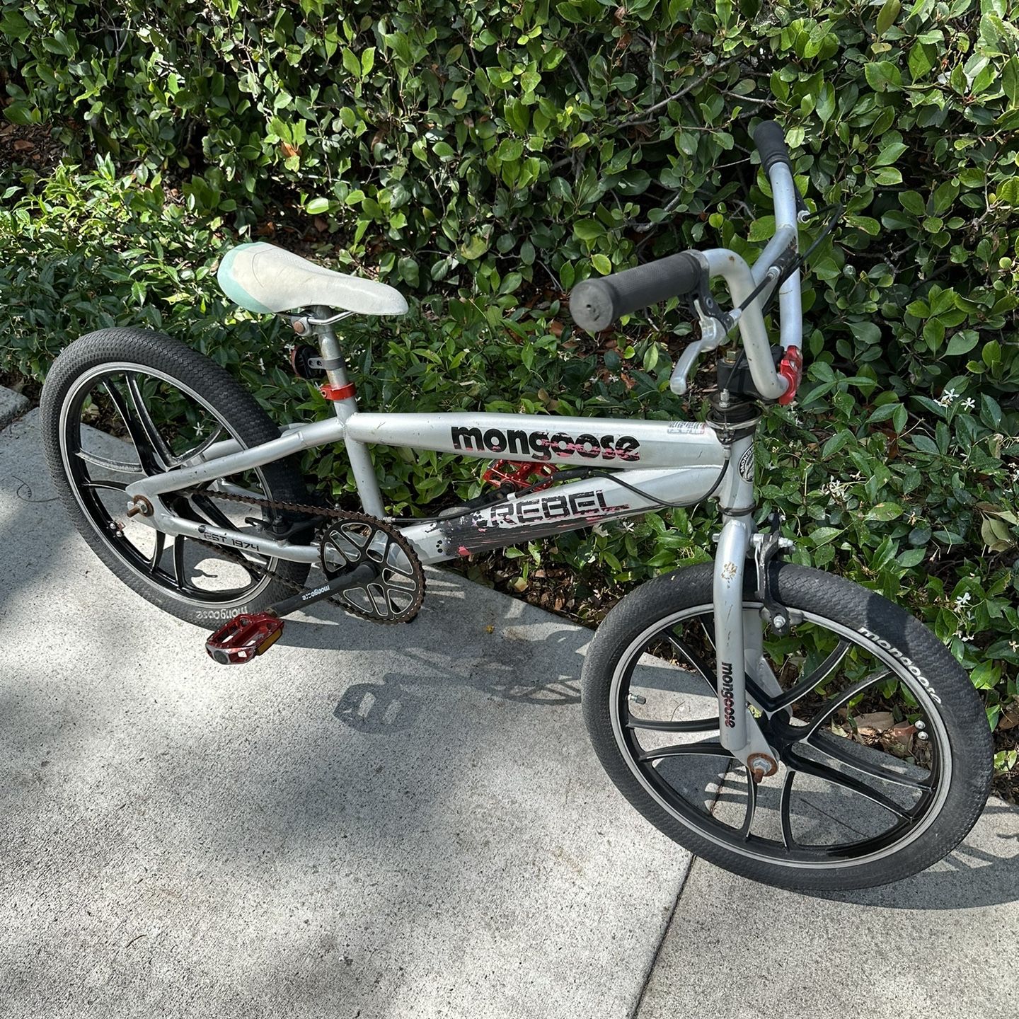 Mongoose rebel 20 inch cheap bike