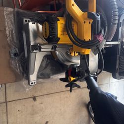 Dewat10 in. Compound Single Bevel Miter Saw