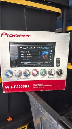 DIN DVD AV receiver with Bluetooth.