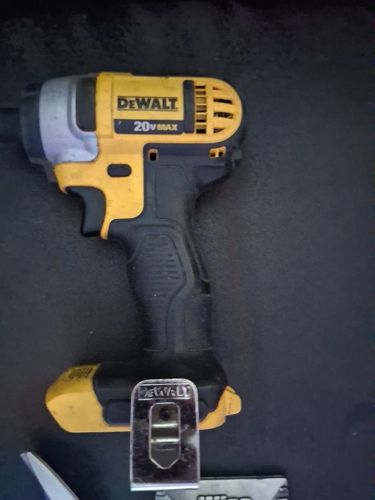 Dewalt 20v Drill And Light