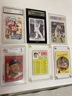 Vintage sports cards!   Mantle and more!  $600 obo