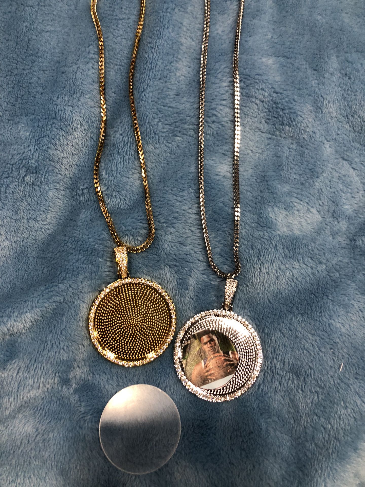 Gold or silver memory pendant