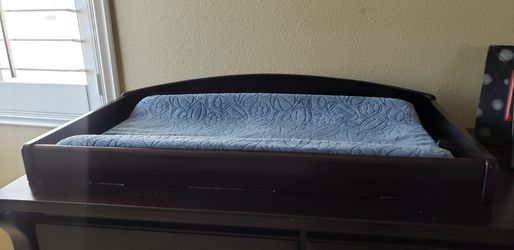 Changing table attachment w/pad and 2 covers