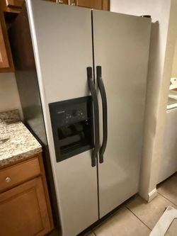 Galaxy Refrigerator with IceMaker