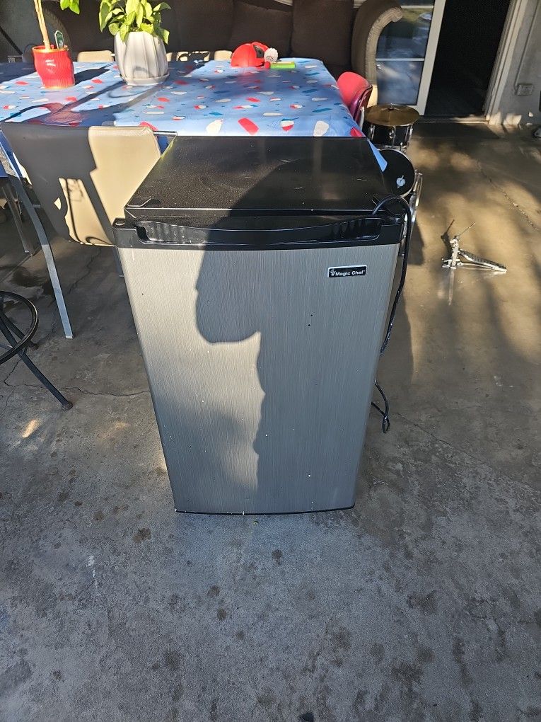 Magic Chef Fridge