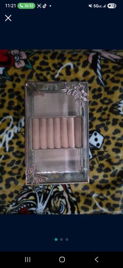 Jewelry box