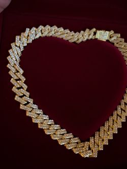 Women’s Diamond Gold Cuban Chain 20IN