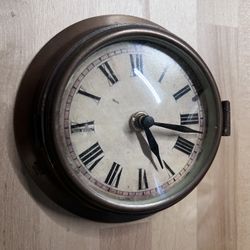 🕰️ Vintage Nautical Brass Wall Clock – Roman Numeral Design
