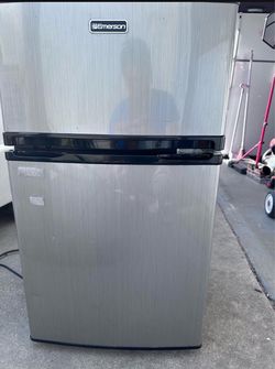 Emerson 2 door refrigerator