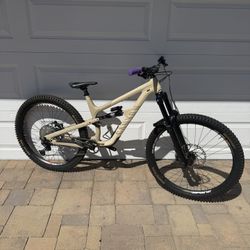 2024 Canyon Spectral Al Mountain Bike