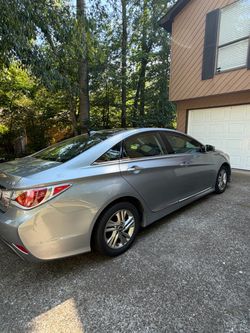 Hyundai Elantra Hybrid – Clean Title – Many New Parts