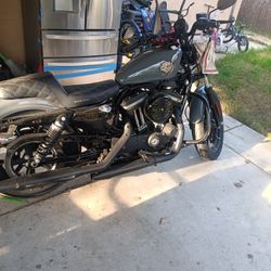 2022 Harley Sportster 883