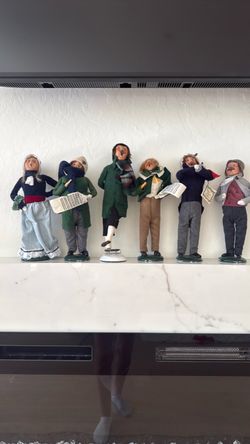 Byers Choice Ltd  the Carolers collection Christmas