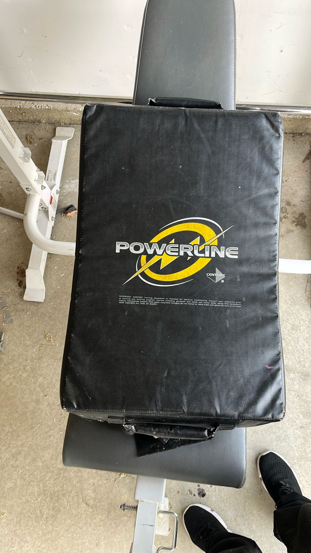 MMA-Karate Kicking Pad. POWERLINE
