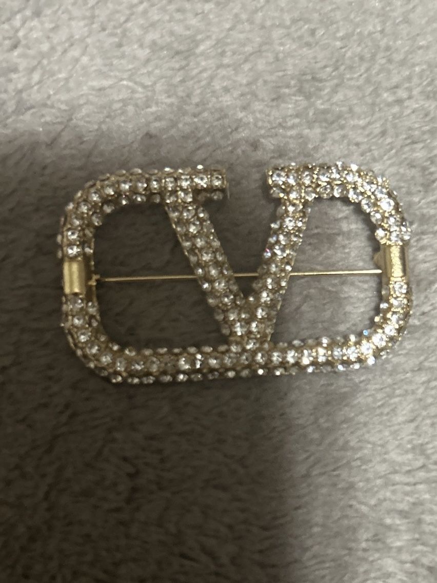 Brooch