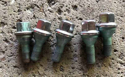 Jeep Cherokee Lug Nuts