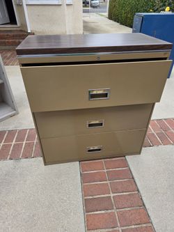 Vintage 3-Drawer Lateral Filing Cabinet w/Woodgrain Top