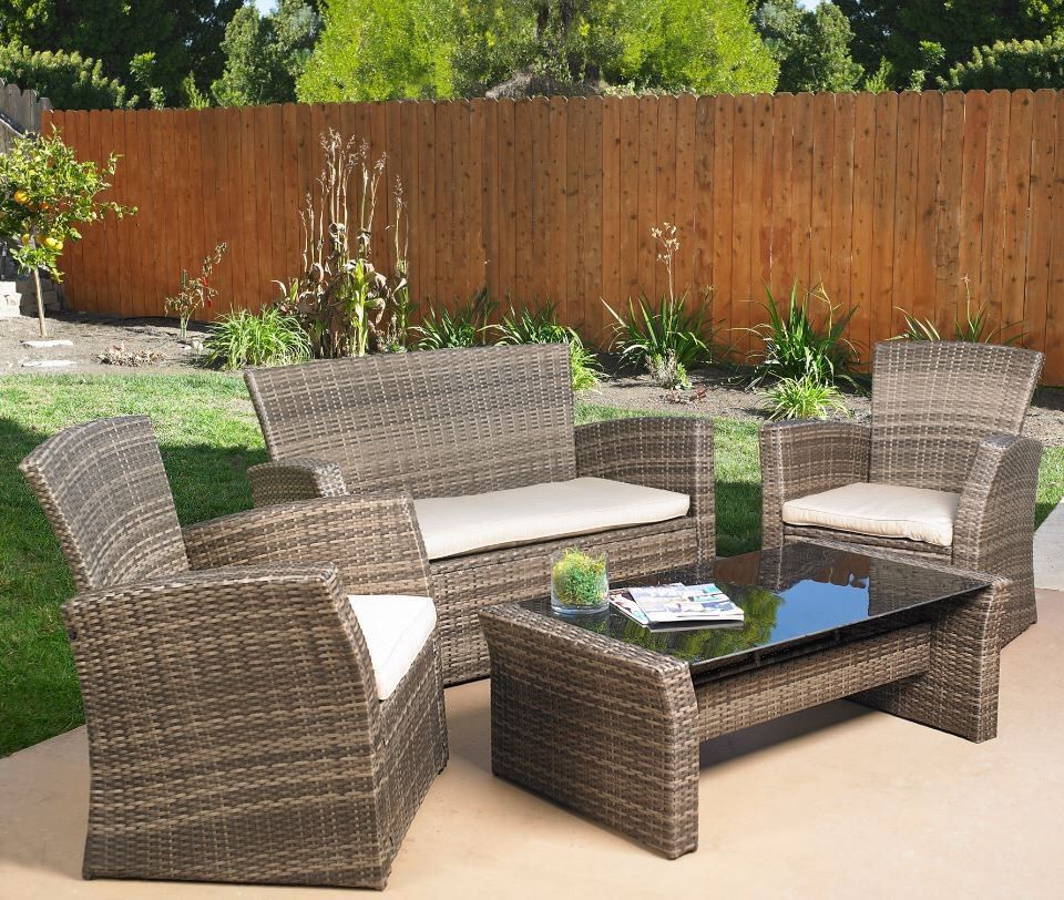Sunbrella Wicker 4 Piece Patio Furniture Set. for Sale in Merrillville