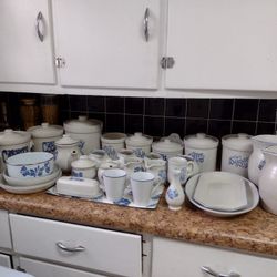 Plaftzgraff Yorktown Dinnerware