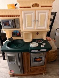 play kitchen