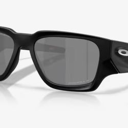 New In Box Oakley Instagator Matte Black Frame Prizm Black Polarized Lenses