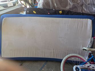 Twin mattress