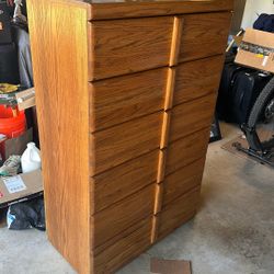 Solid Wood - Dresser 