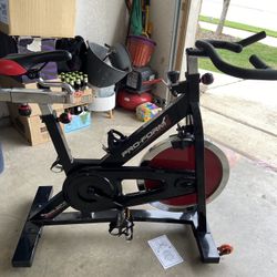 Pro form Indoor Bike 150$OBO