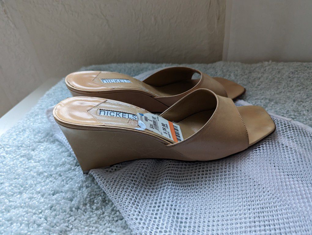 Nordstrom Nickelels Classy Beige Wedge Slides Size 8 Woman's shoes