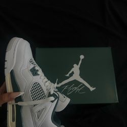 Air Jordan 4